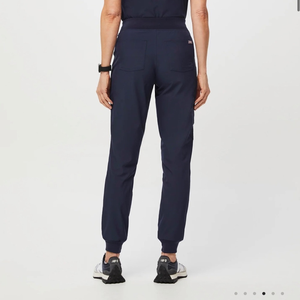 High Waisted Zamora™ FREEx™ Lined Jogger Scrub Pants
